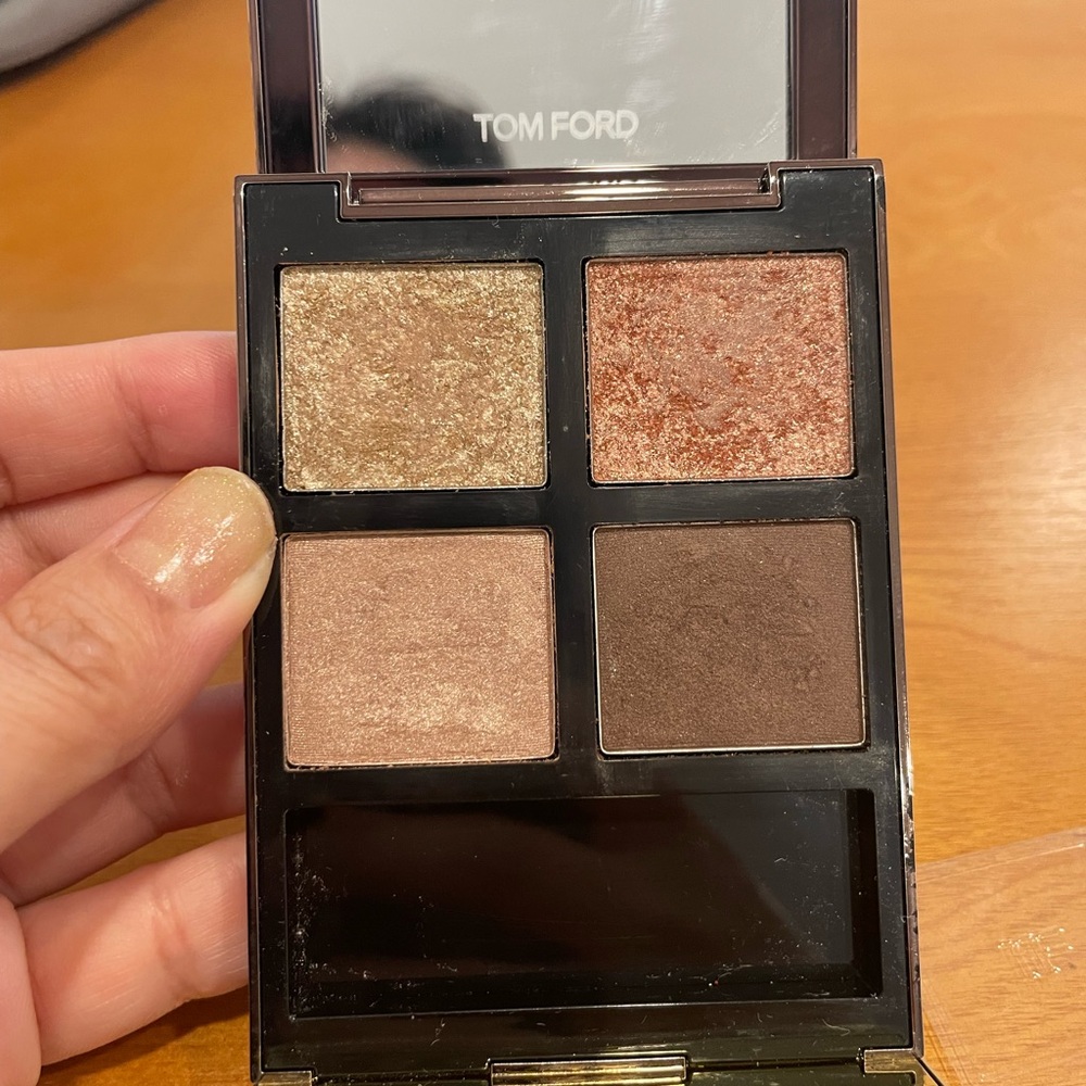 TOM FORD eye shadow 01 Golden Mink